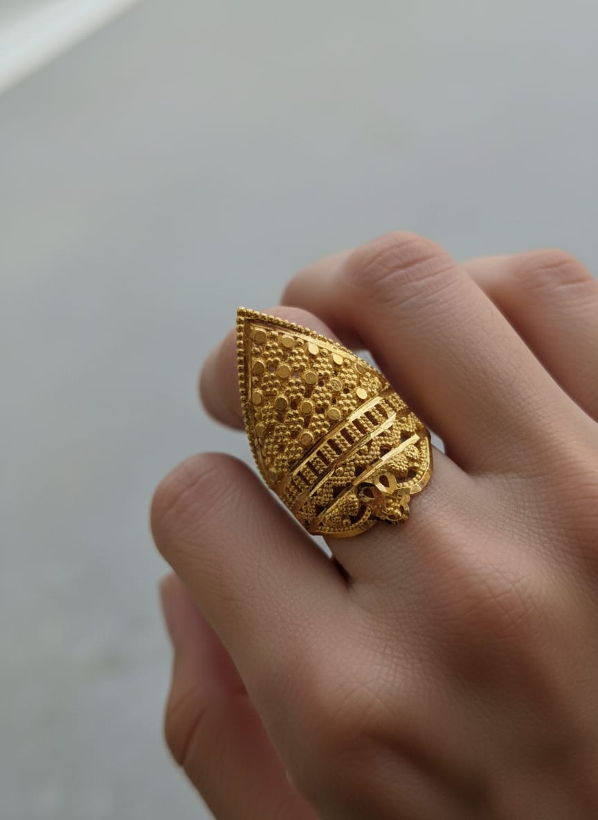 22 Karat Gold Traditional Statement Ring – 4.94g