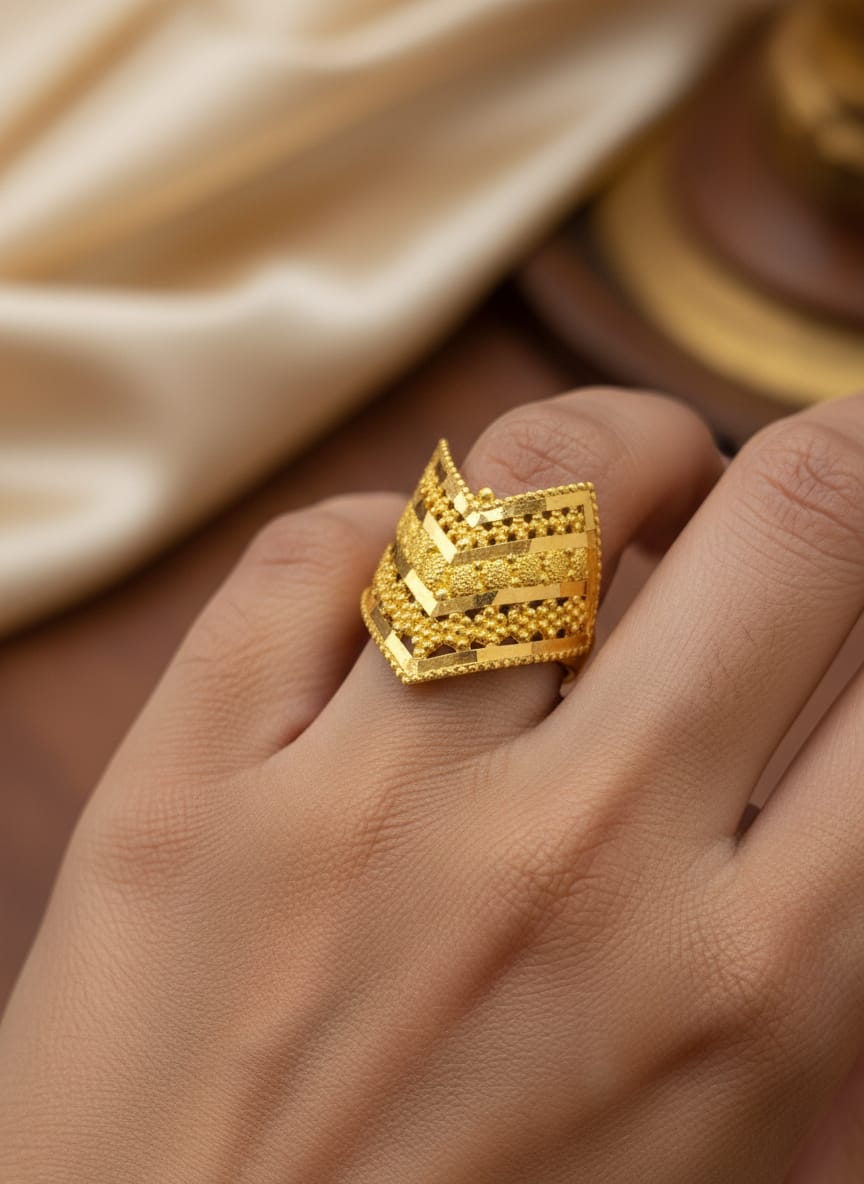22 Karat Gold Chevron Statement Ring – 4.81g
