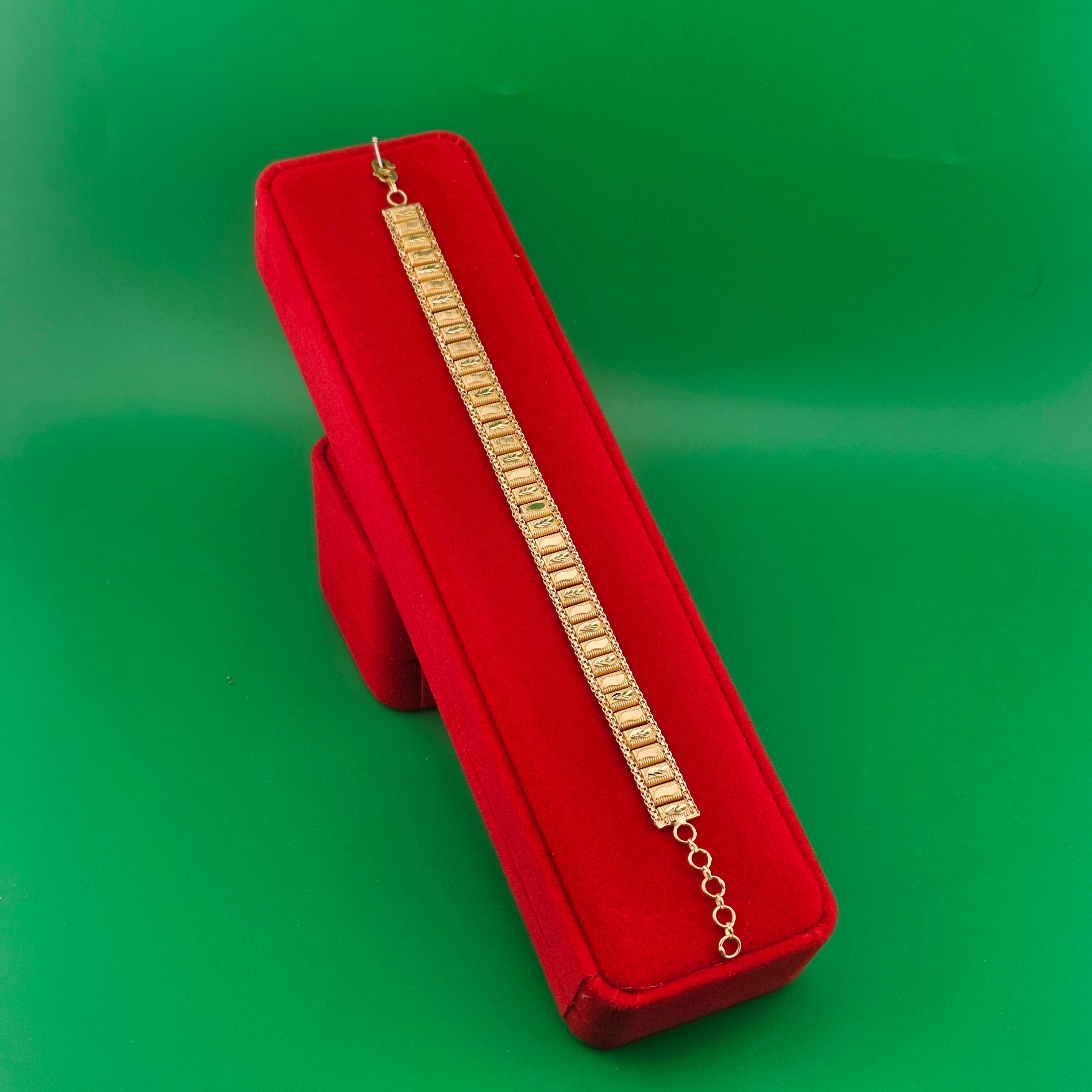 21 Karat Gold Decorative Rectangle Design Bracelet – 7.83g