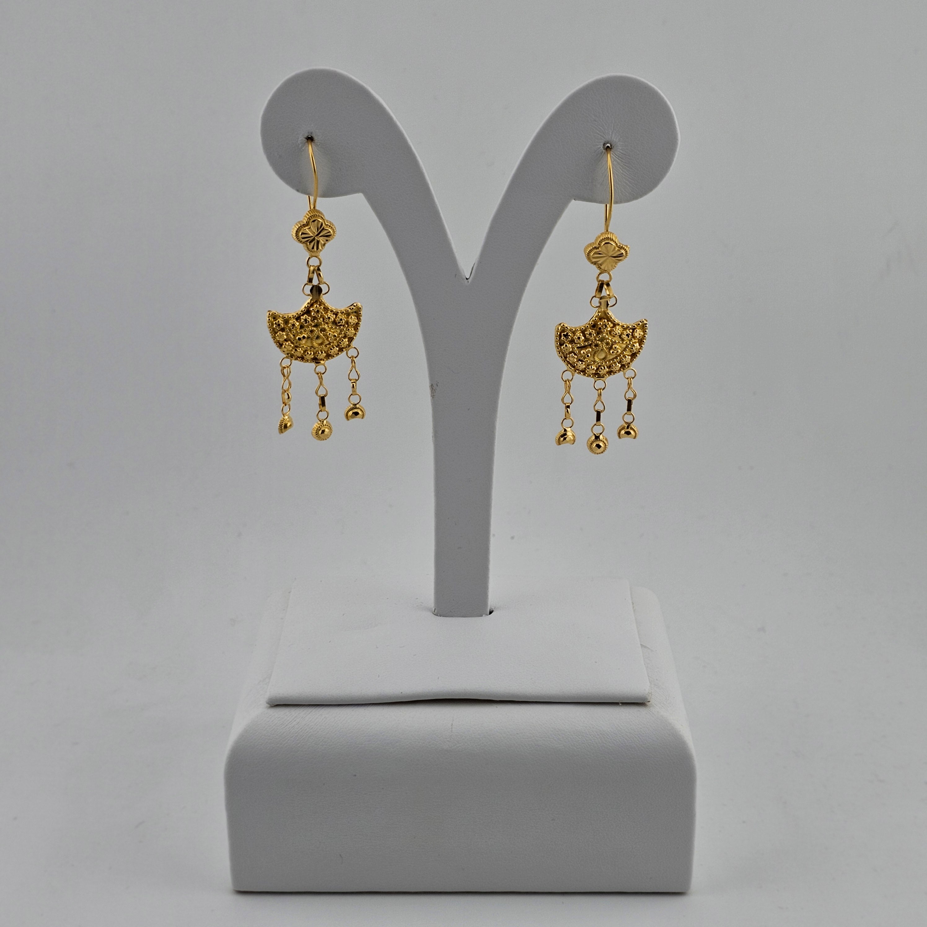 21 Karat Gold Heritage Leaf Drop Earrings – 4.98g