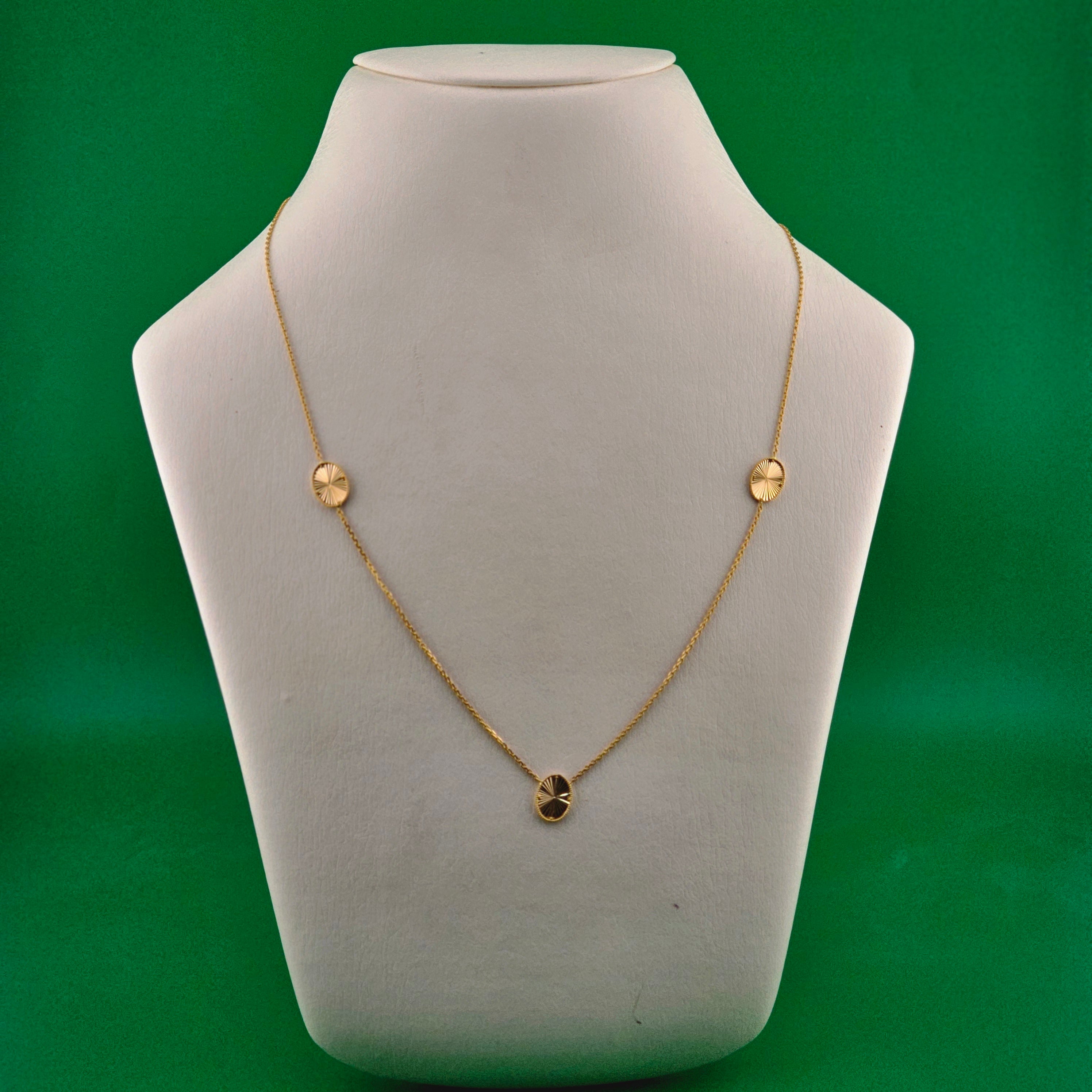 21 Karat Gold Minimal Disc Design Necklace – 5.85g