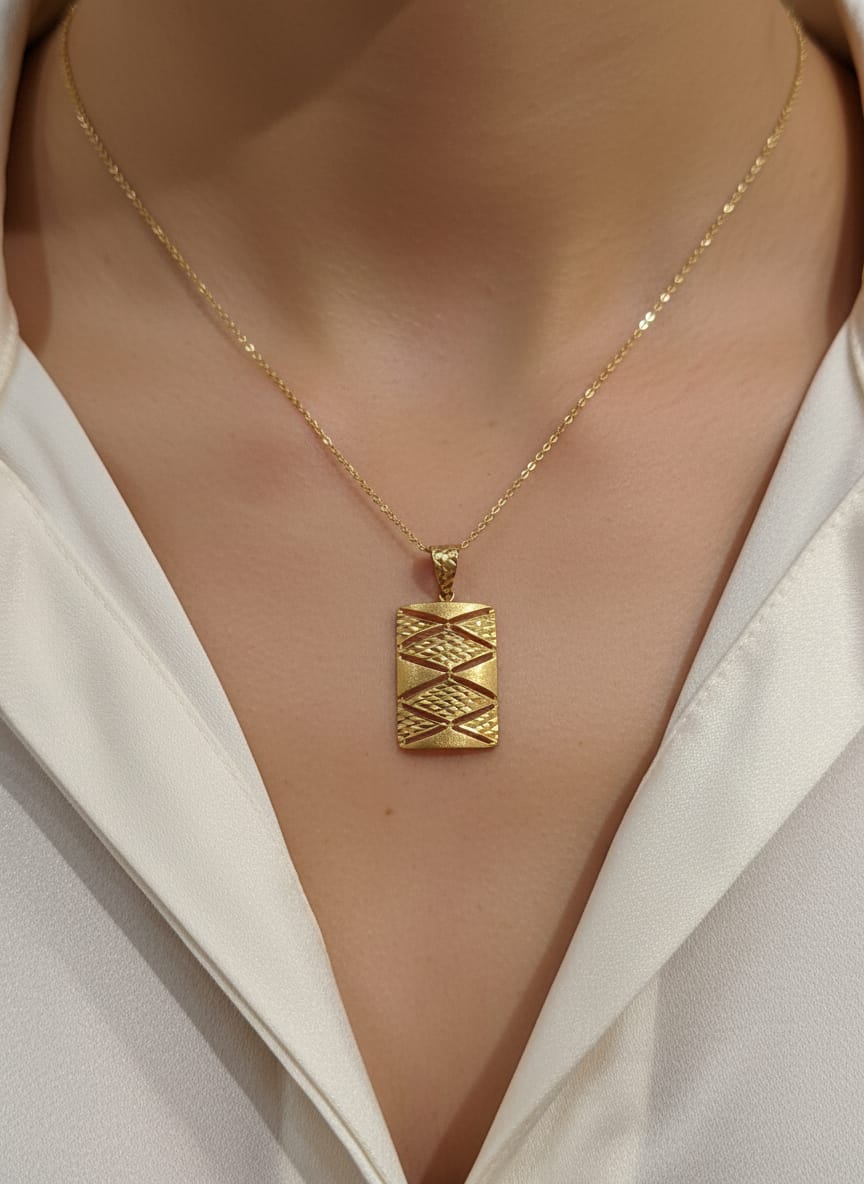 21K Gold Geometric Bar Pendant – 2.37g