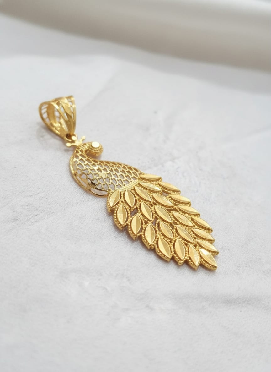 21 Karat Gold Feather Drop Pendant – 2.49g
