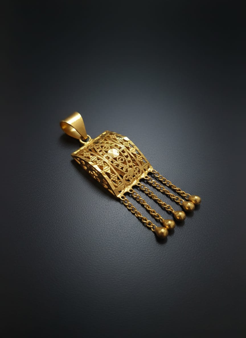 21 Karat Gold Filigree Tassel Pendant – 3.17g