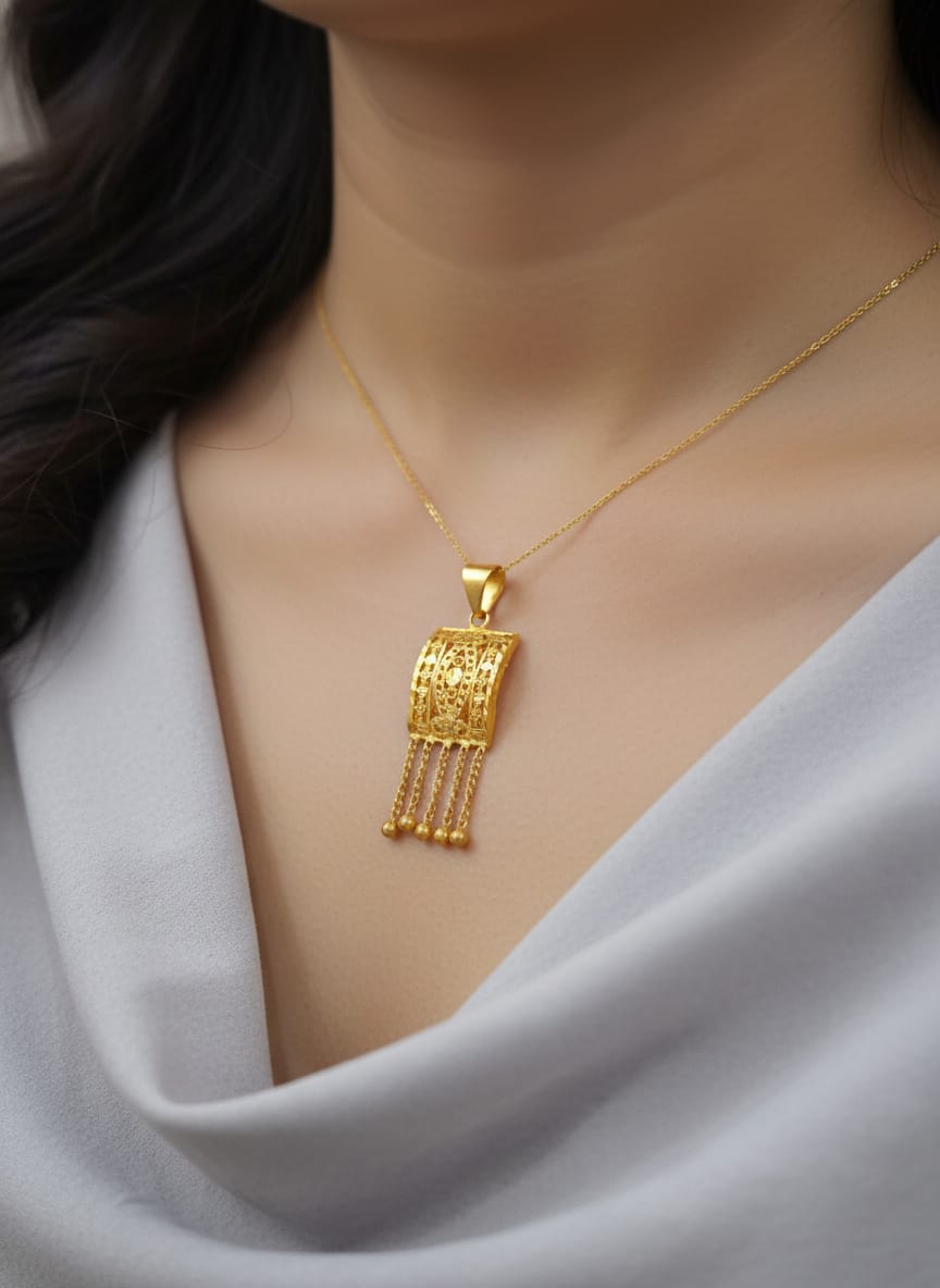21 Karat Gold Filigree Tassel Pendant – 3.17g