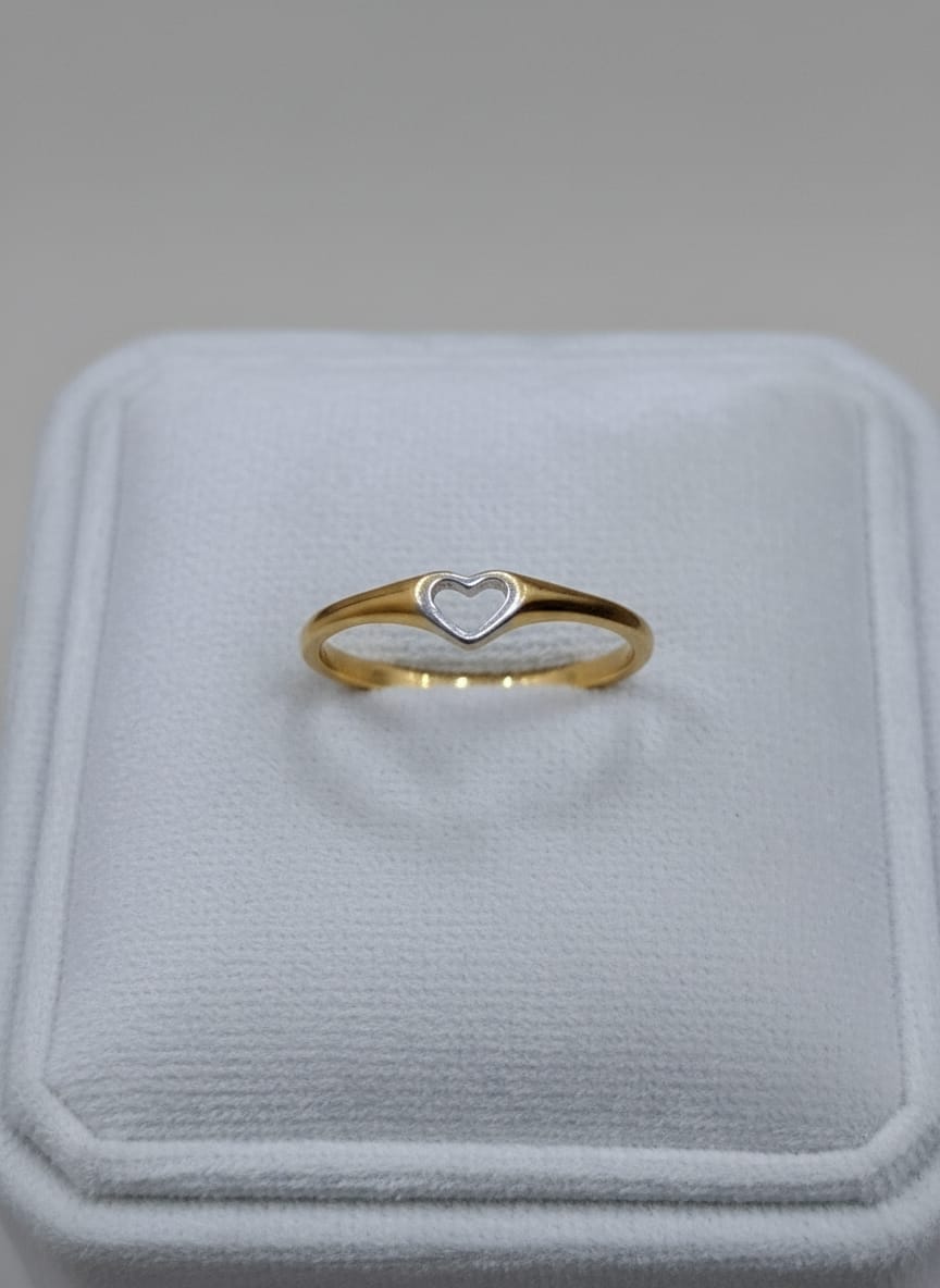 22 Karat Gold Dual Tone Heart Ring – 0.99g