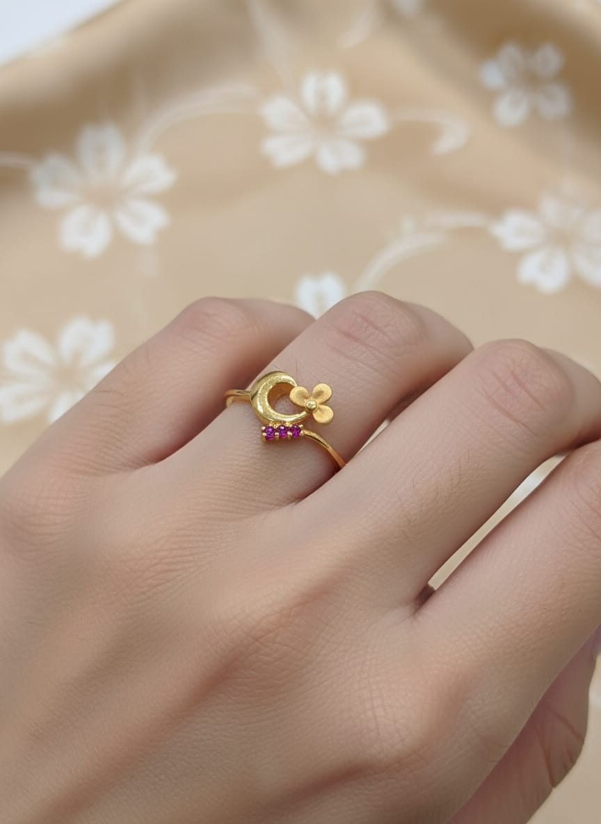 22 Karat Gold Floral Swirl Stone Ring – 2.18g