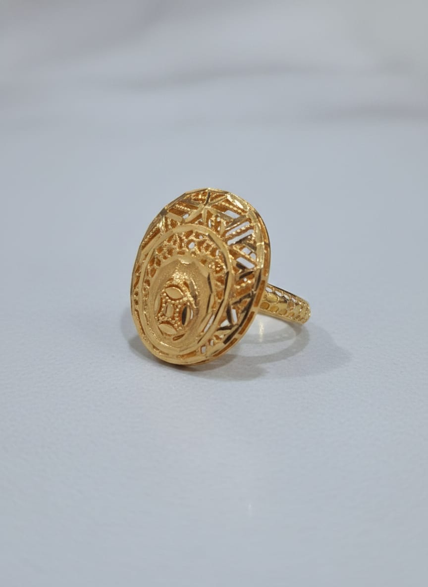 22 Karat Gold Heritage Oval Design Ring – 3.2g