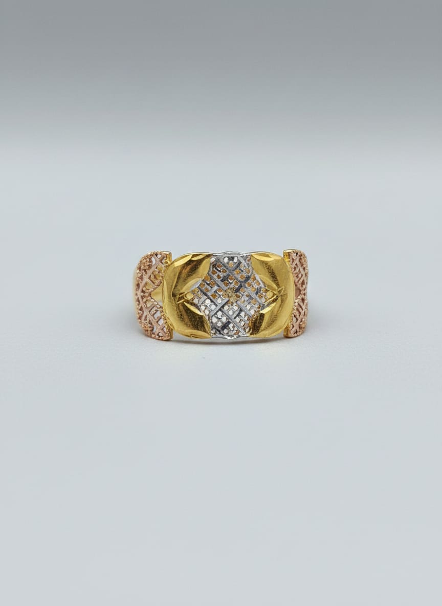 22 Karat Gold Dual Tone Textured Ring – 1.43