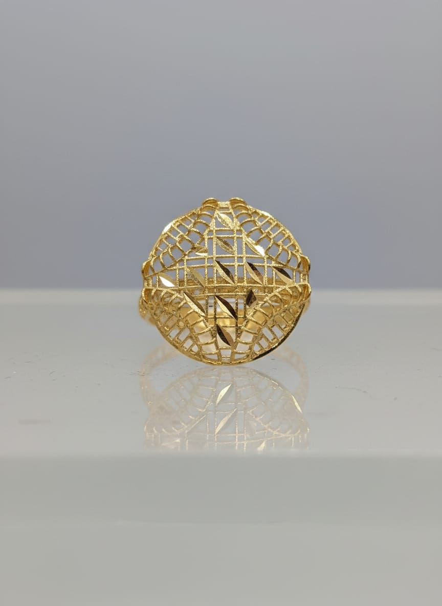 22 Karat Gold Mesh Design Statement Ring – 2.55g