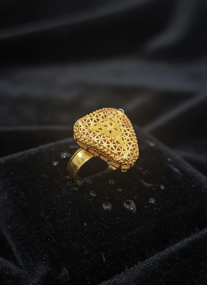 22 Karat Gold Floral Statement Ring – 4.37g