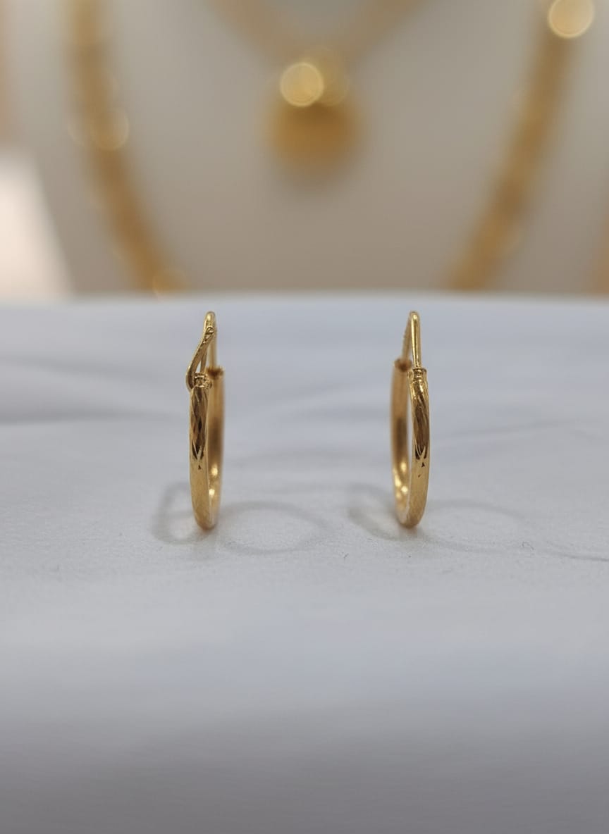22 Karat Gold Classic Hoop Earrings – 0.68g