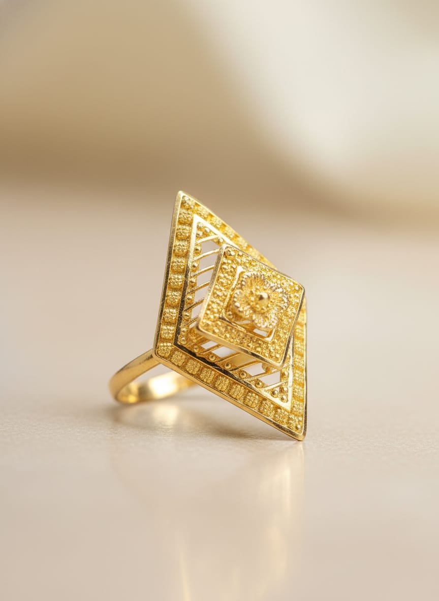 22 Karat Gold Floral Textured Statement Ring – 4g