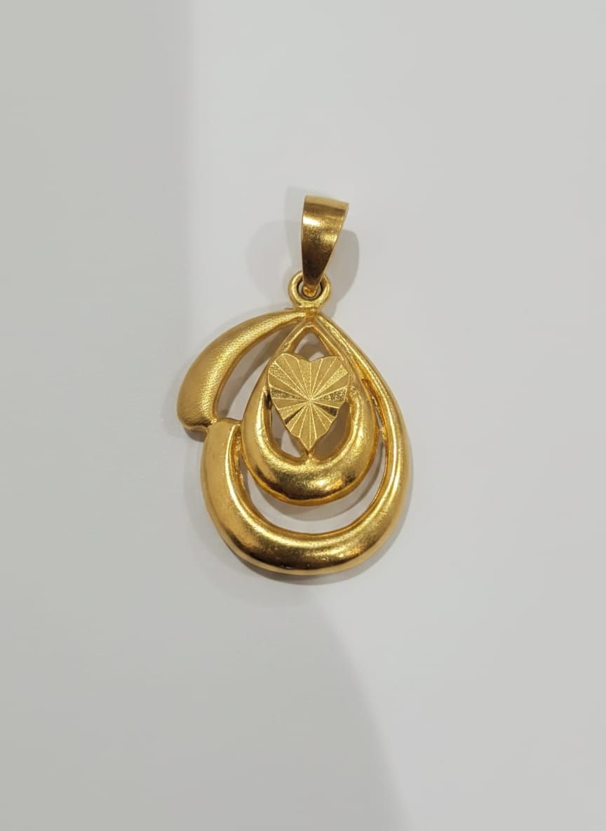 22K Gold Layered Teardrop Pendant – 2.76g