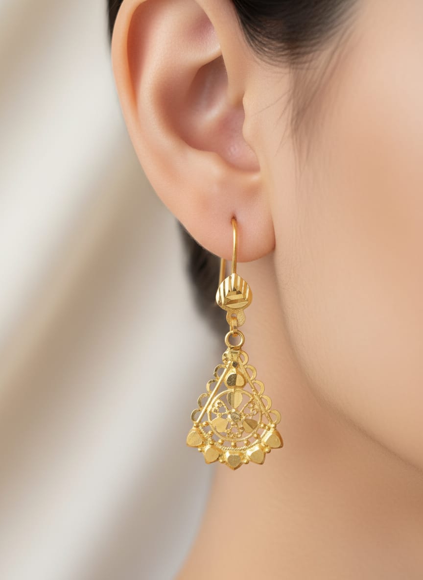 22 Karat Gold Filigree Triangle Drop Earrings – 2.9g