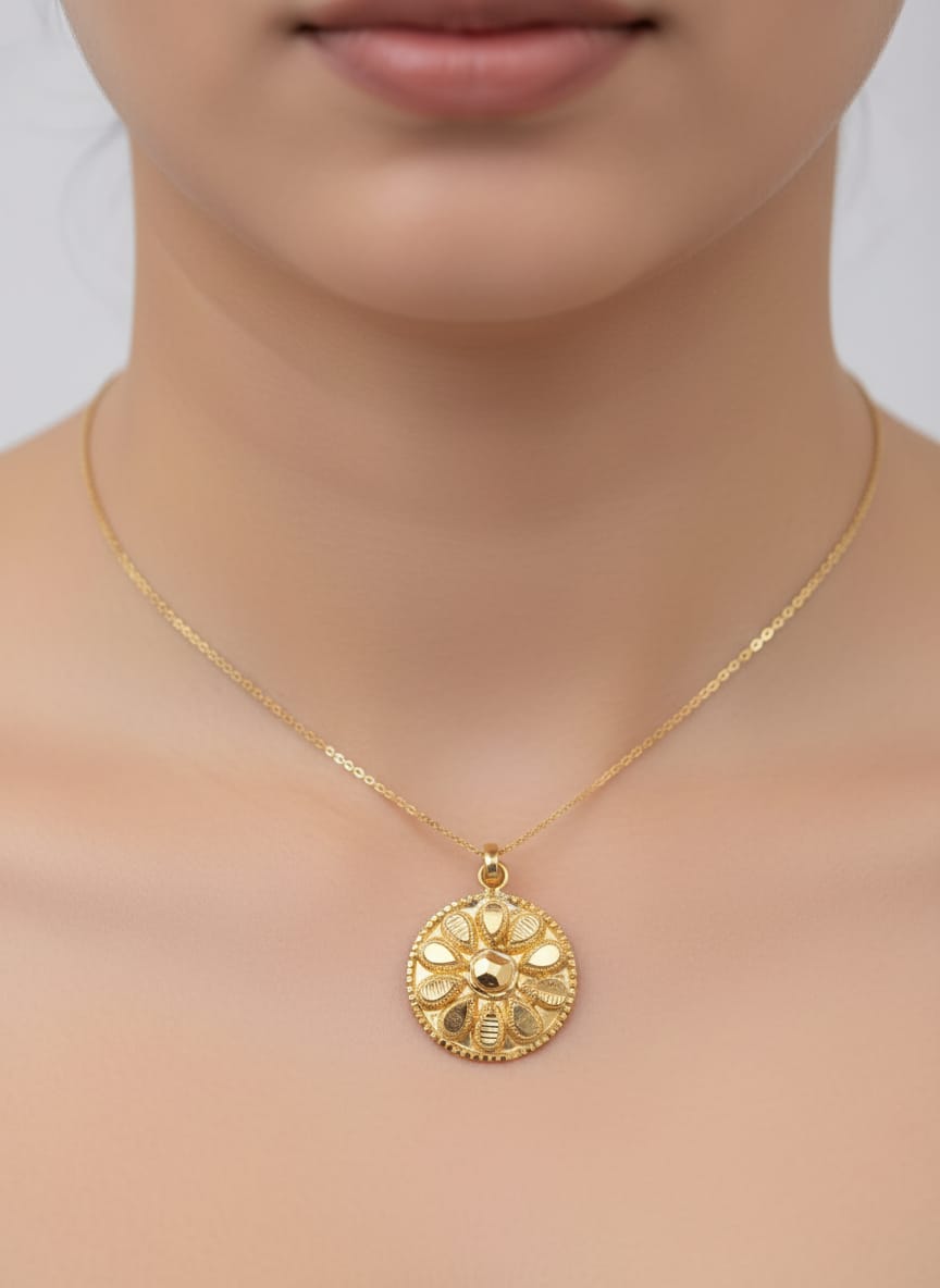 21K Gold Floral Medallion Pendant – 2.40g