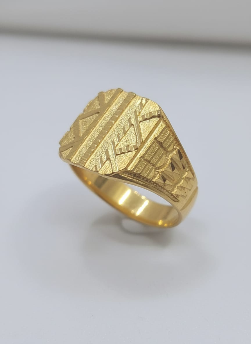 22 Karat Gold Bold Pattern Statement Ring – 5.75g