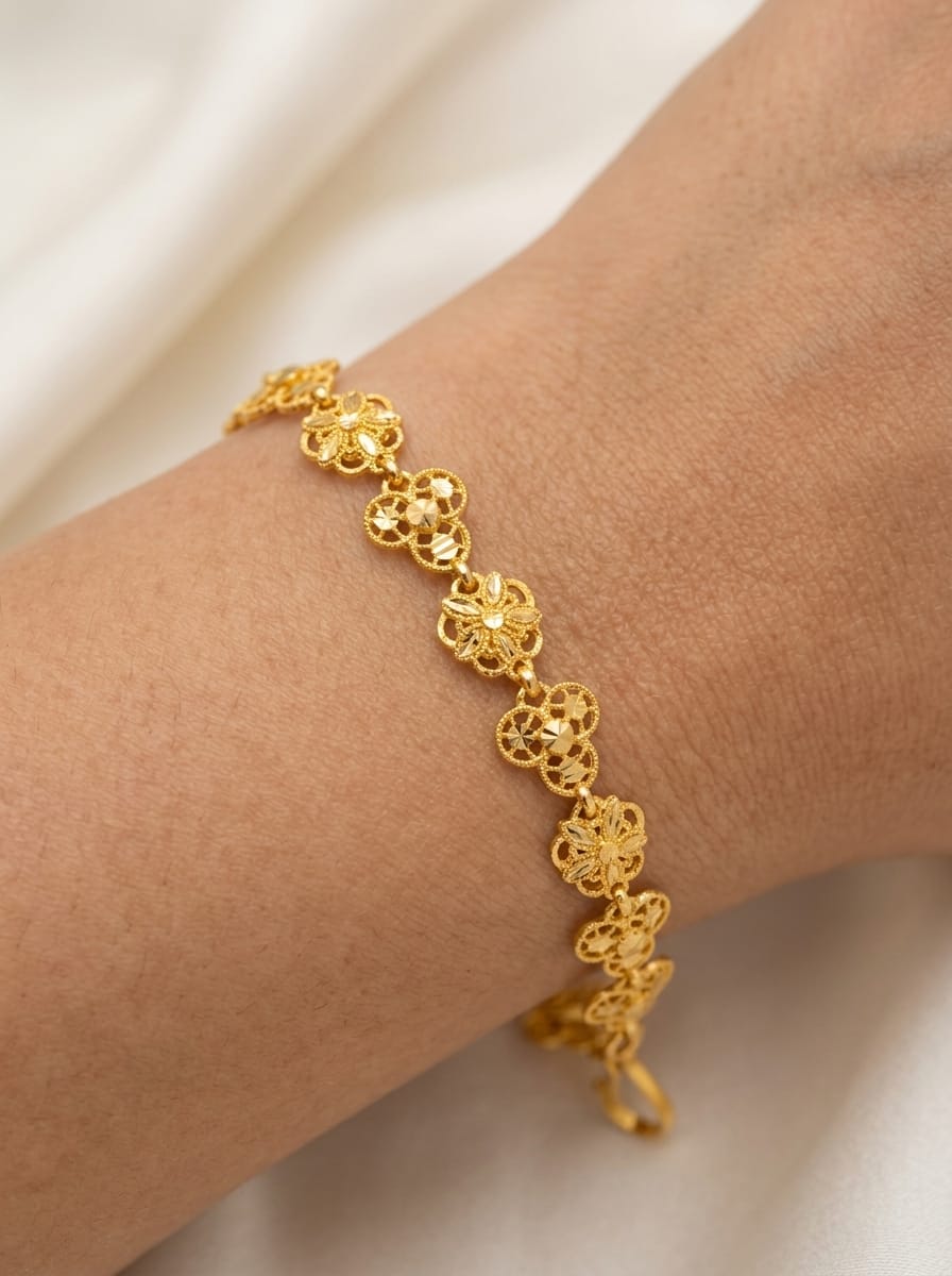 22 Karat Gold Floral Link Bracelet – 4.86g