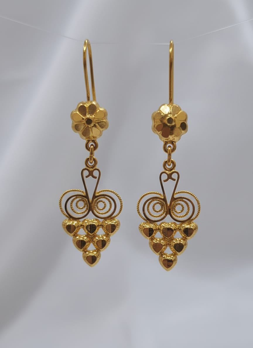 22 Karat Gold Heart Cluster Drop Earrings – 3.83g