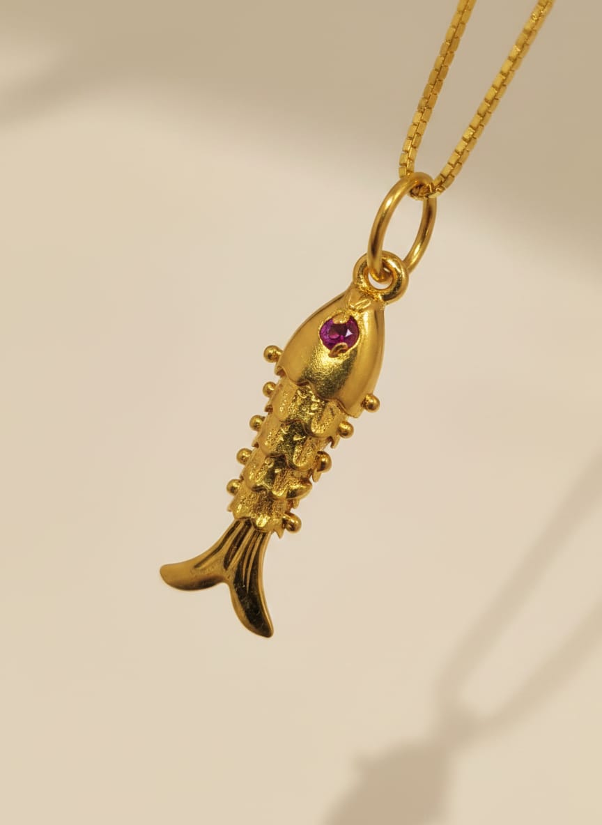 22K Gold Sculpted Fish Pendant – 2.02g