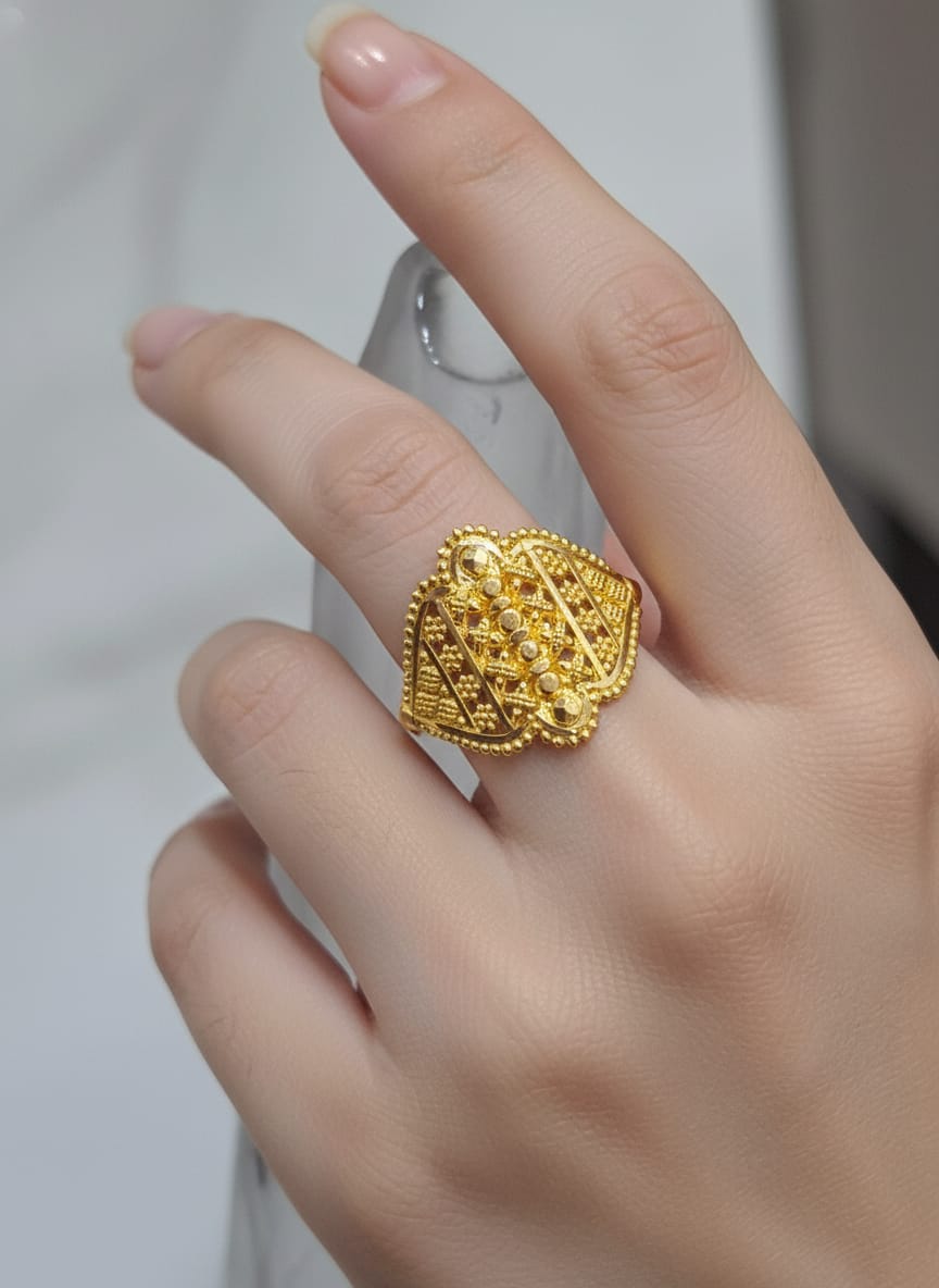 22 Karat Gold Traditional Textured Statement Ring – 3.09g