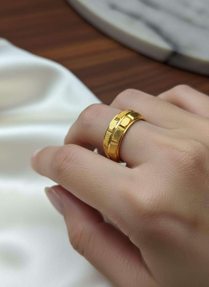 22 Karat Gold Pattern Band Ring – 2.65g