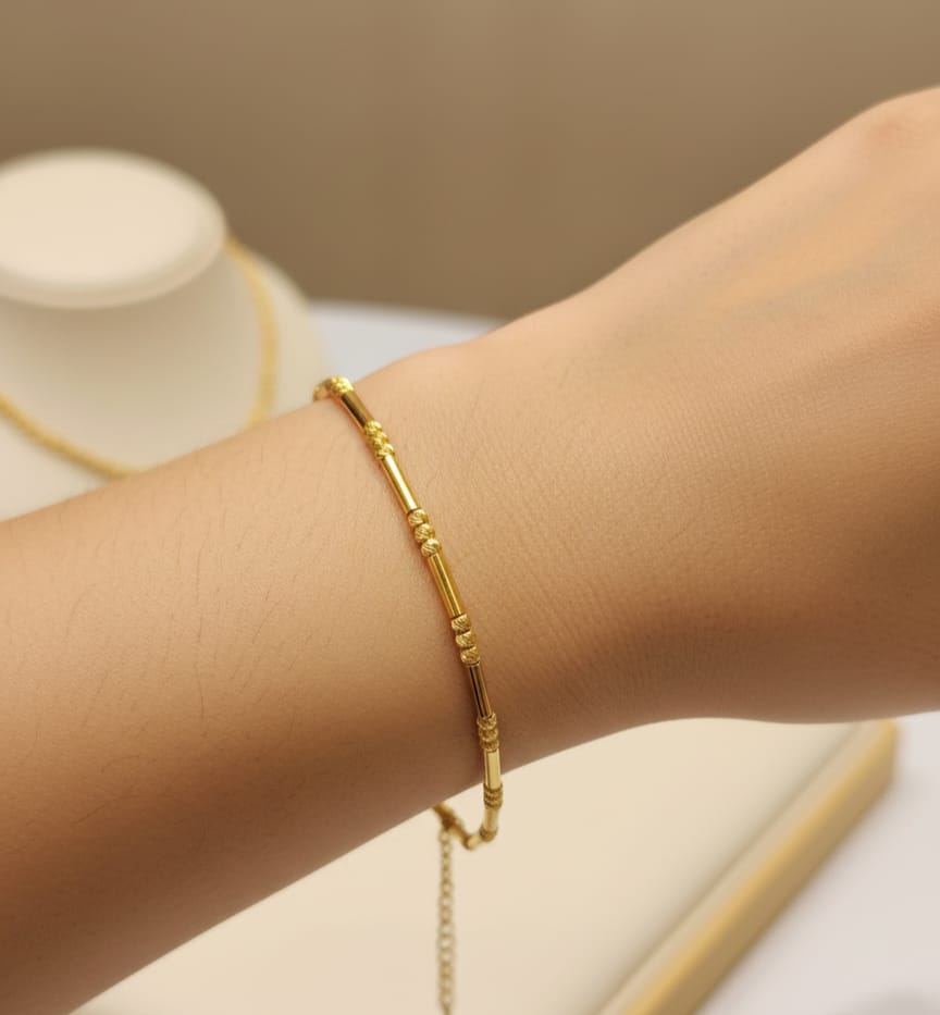 21 Karat Gold Cylindrical Link Bracelet – 6.74g