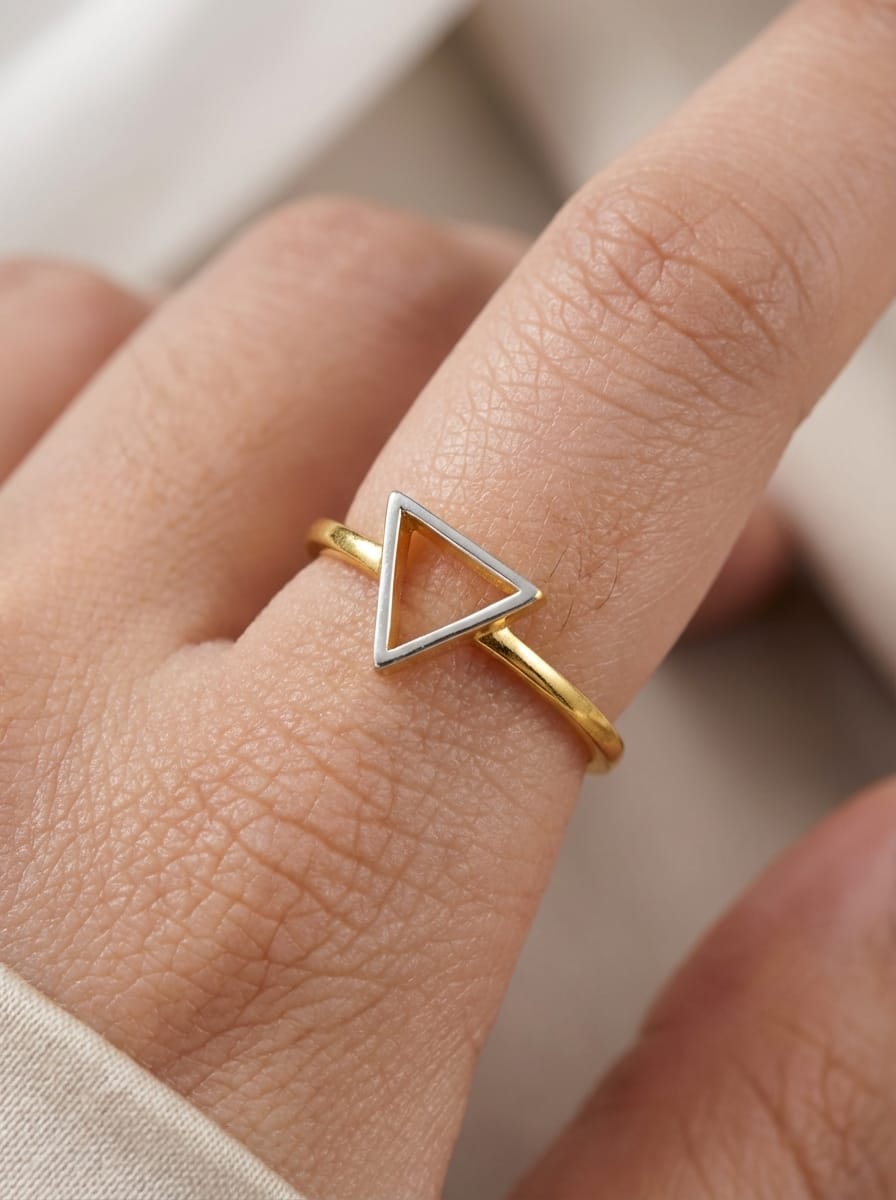 22 Karat Gold Triangle Frame Ring – 3.17g
